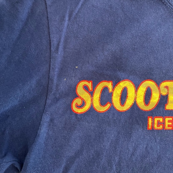 Stranger Things Scoops Ahoy Ice Cream Parlor T Shirt - Picture 4 of 6